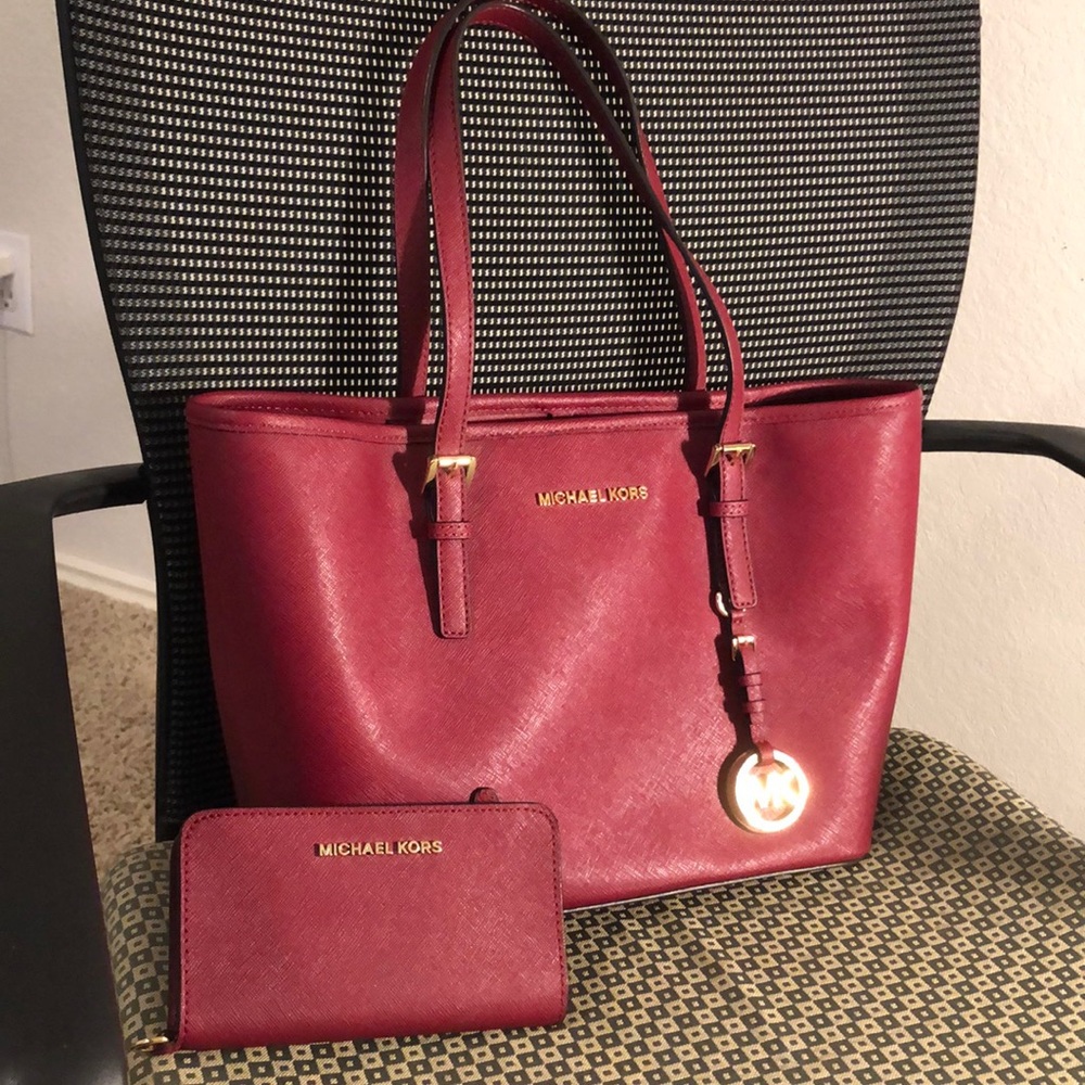 Michael Kors Bag and matching Wallet 💕
